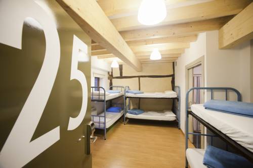 Imagen de la habitación del Albergue El Albergue De La Catedral. Foto 11