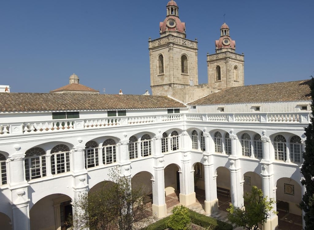 Imagen general del Albergue El Claustre de Ciutadella. Foto 5