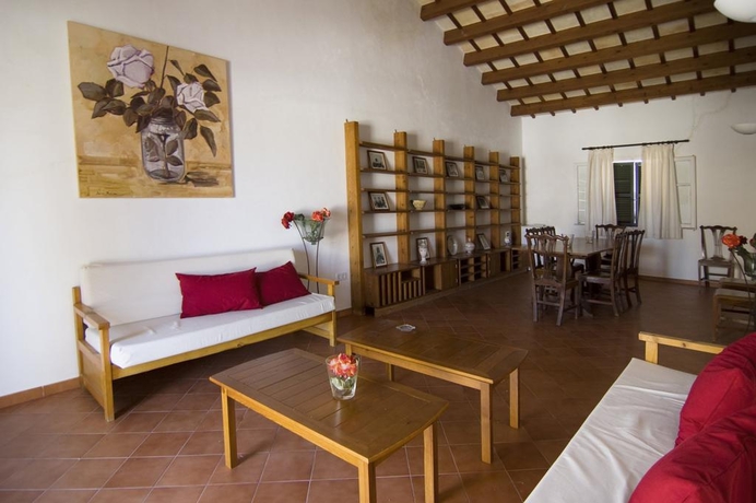 Imagen de la habitación del Albergue El Claustre de Ciutadella. Foto 12