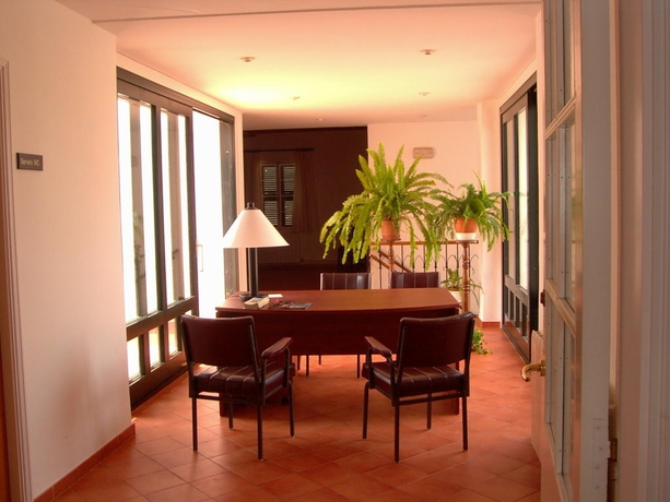 Imagen general del Albergue El Claustre de Ciutadella. Foto 4