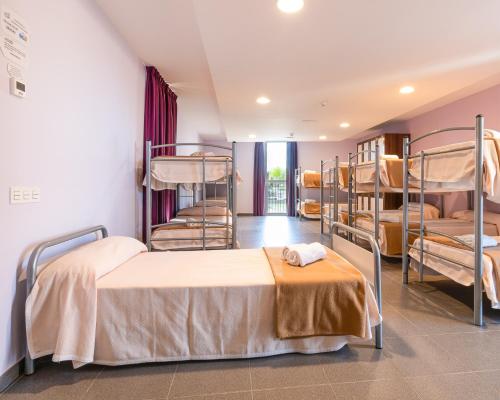 Imagen de la habitación del Albergue El R&iacute;o. Foto 17