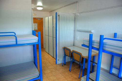 Imagen de la habitación del Albergue Emp&uacute;ries. Foto 8