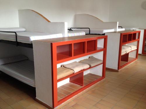 Imagen de la habitación del Albergue Emp&uacute;ries. Foto 9