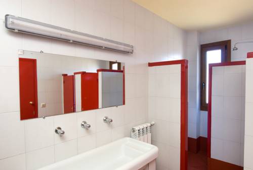 Imagen general del Albergue Escola De Pirag&uuml;isme De Sort. Foto 6