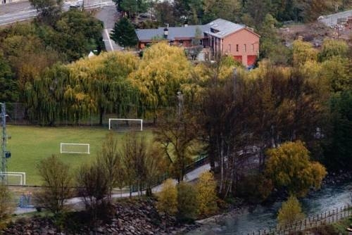 Imagen general del Albergue Escola De Pirag&uuml;isme De Sort. Foto 8