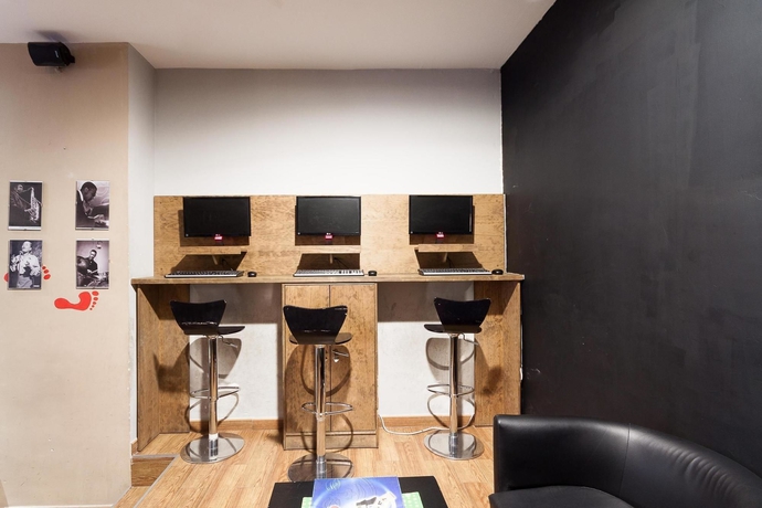 Imagen de los interiores del Albergue Feel Hostels Soho Malaga. Foto 14