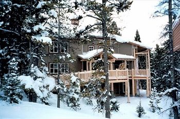 Imagen de los exteriores del Albergue Hi Banff Alpine Centre - Hostel. Foto 13