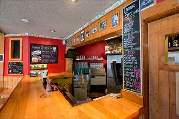 Imagen del bar/restaurante del Albergue Hi Banff Alpine Centre - Hostel. Foto 5