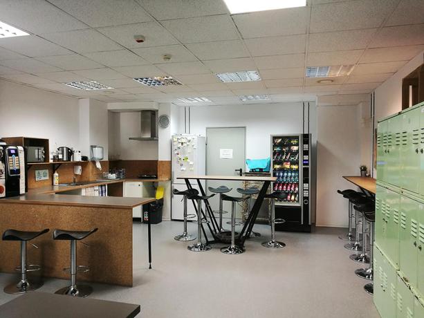 Imagen del bar/restaurante del Albergue Hipstel. Foto 2