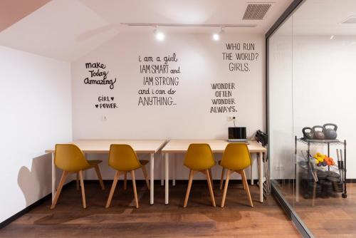 Imagen de los interiores del Albergue Hostelle - Women only hostel Barcelona. Foto 7