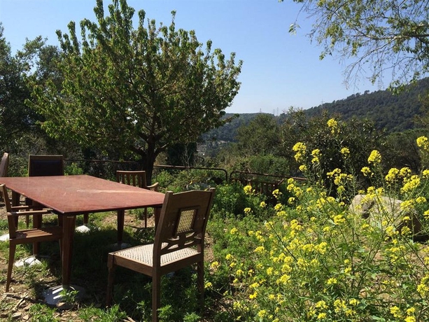 Imagen de los exteriores del Albergue Inout. Foto 10