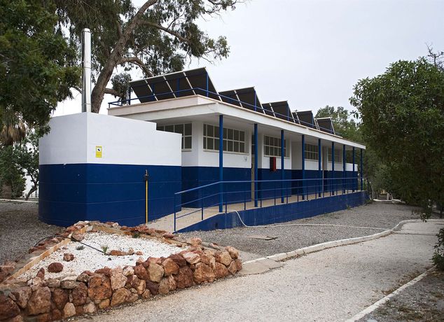 Imagen de la piscina del Albergue Inturjoven Aguadulce - Hostel. Foto 16