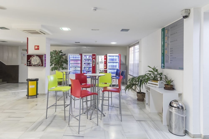 Imagen del bar/restaurante del Albergue Inturjoven Granada - Hostel. Foto 3