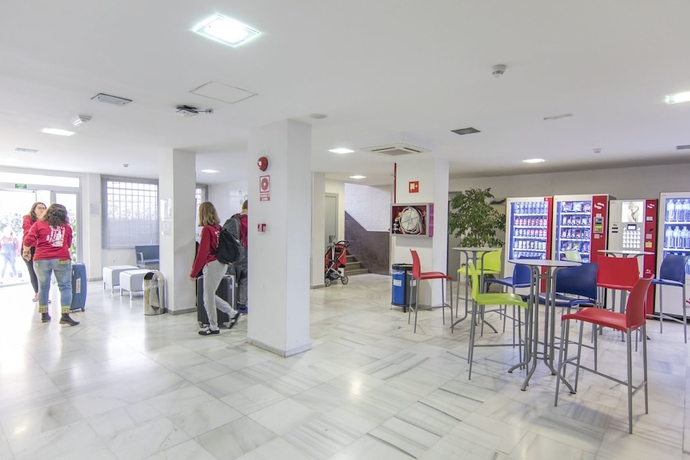 Imagen de los interiores del Albergue Inturjoven Granada - Hostel. Foto 16