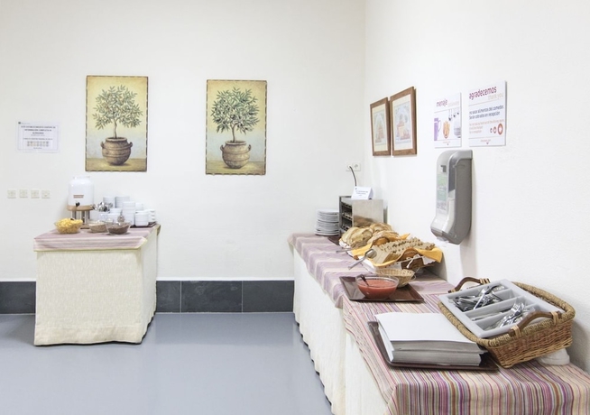 Imagen del bar/restaurante del Albergue Inturjoven Granada - Hostel. Foto 4