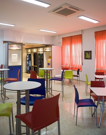Imagen del bar/restaurante del Albergue Inturjoven Málaga - Hostel. Foto 3