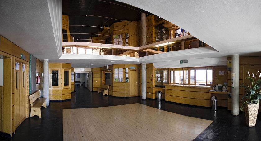 Imagen de los interiores del Albergue Inturjoven Sierra Nevada - Hostel. Foto 11