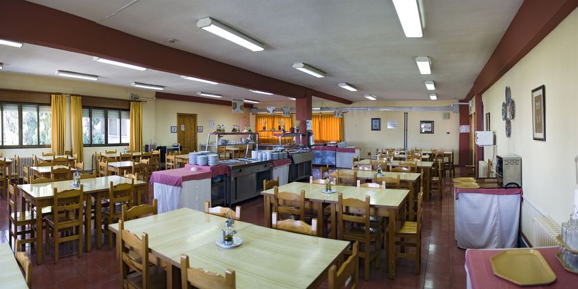 Imagen del bar/restaurante del Albergue Inturjoven V&iacute;znar - Hostel. Foto 2