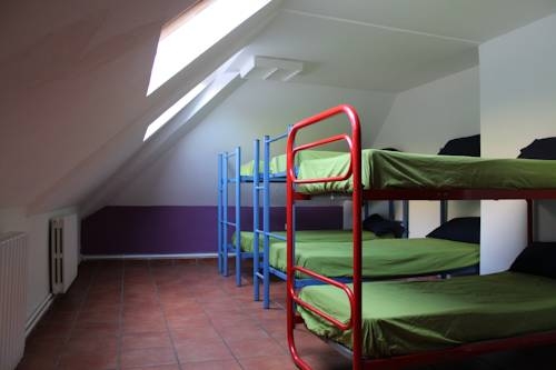Imagen de los exteriores del Albergue Juvenil De Canfranc. Foto 8