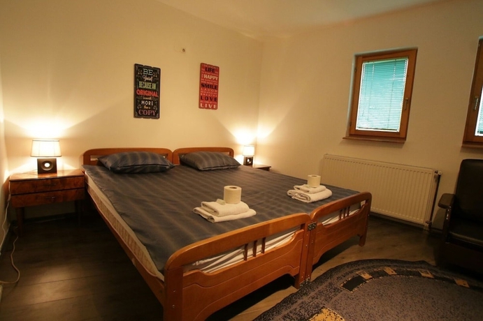 Imagen de la habitación del Albergue LIKE, Sarajevo. Foto 17