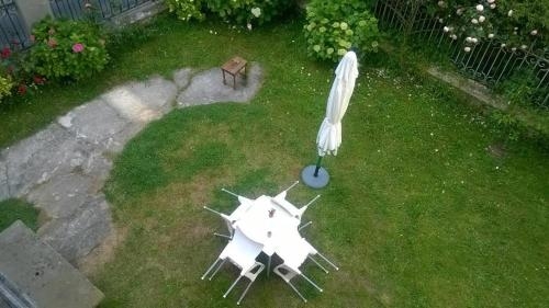 Imagen de los exteriores del Albergue La Casona Del Peregrino. Foto 9