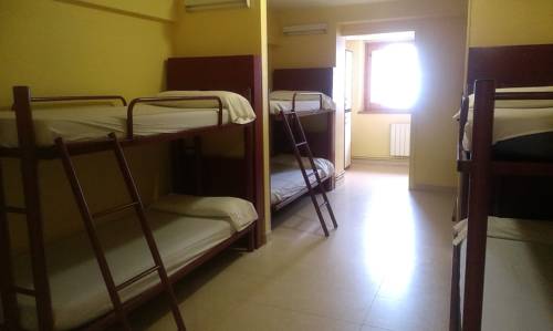Imagen de la habitación del Albergue La Molina Xanascat. Foto 13