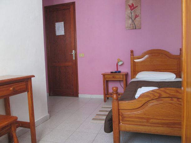 Imagen de la habitación del Albergue La Palma Hostel - Pensi&oacute;n Central. Foto 6
