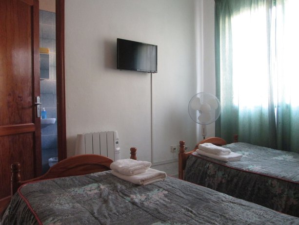 Imagen de la habitación del Albergue La Palma Hostel - Pensi&oacute;n Central. Foto 7