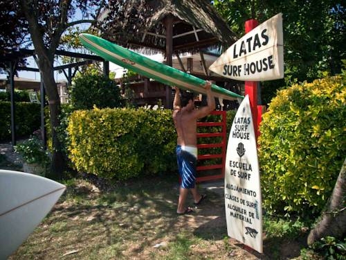 Imagen general del Albergue Latas Surf House. Foto 6