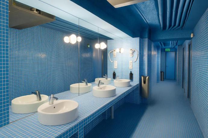Imagen de los interiores del Albergue Latroupe Poblenou Beach. Foto 11