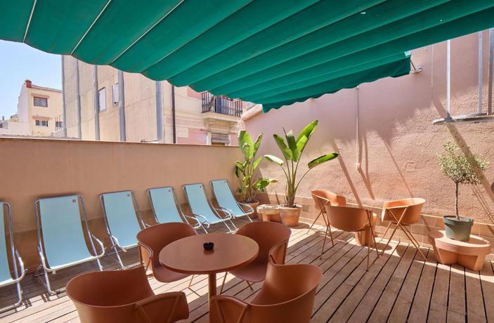 Imagen de los interiores del Albergue Latroupe Poblenou Beach. Foto 12