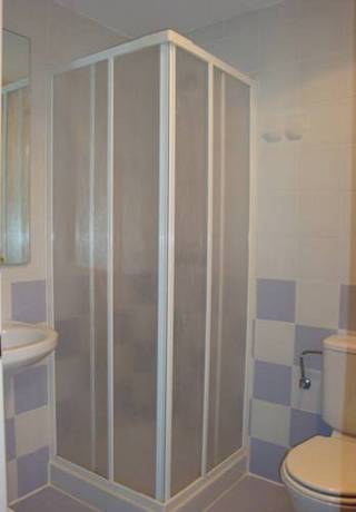 Imagen de la habitación del Albergue Lazarillo De Tormes Hostel. Foto 7