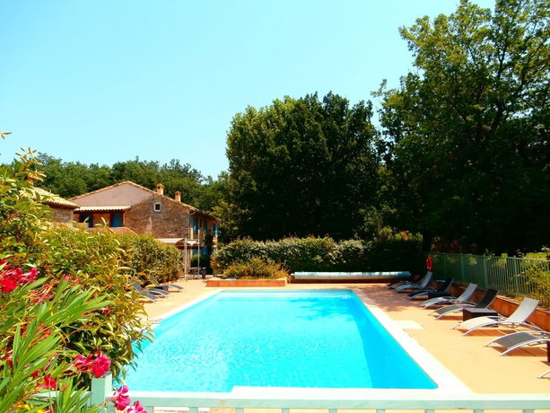 Imagen de la piscina del Albergue Le Mas De Fanny. Foto 16