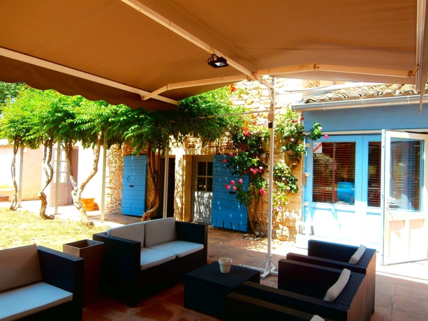 Imagen del bar/restaurante del Albergue Le Mas De Fanny. Foto 2