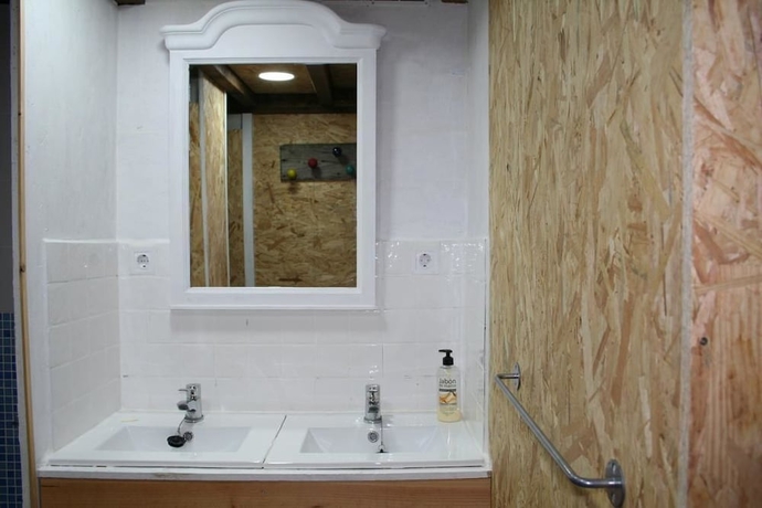 Imagen de la habitación del Albergue Les Xendes. Parque de Redes. Foto 14