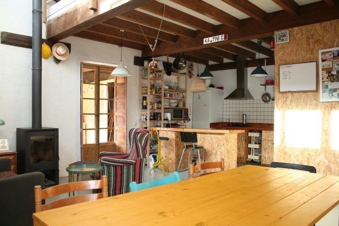 Imagen del bar/restaurante del Albergue Les Xendes. Parque de Redes. Foto 3