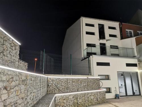 Imagen de los exteriores del Albergue Los Tres Abetos. Foto 3