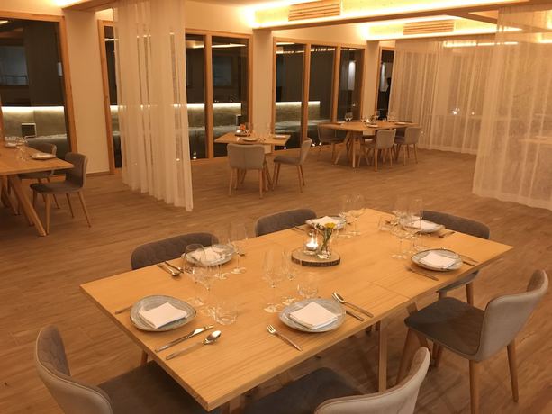 Imagen del bar/restaurante del Albergue Mar de Fulles, Alfondeguilla. Foto 6