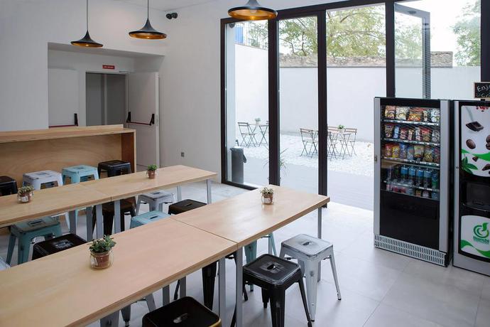 Imagen del bar/restaurante del Albergue Meeting Point Hostels. Foto 2