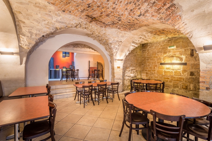 Imagen del bar/restaurante del Albergue Mije Marais - Hostel. Foto 6