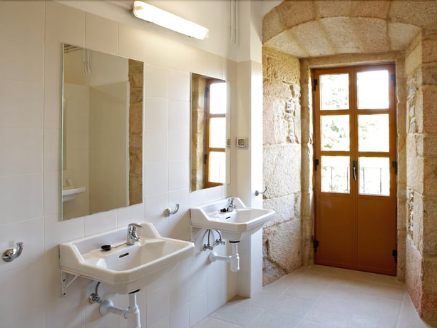 Imagen de la habitación del Albergue Monasterio De La Magdalena - Hostel. Foto 13