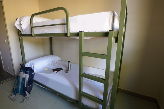 Imagen de la habitación del Albergue Monte do Gozo. Foto 6