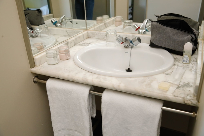 Imagen de la habitación del Albergue Monte do Gozo. Foto 11