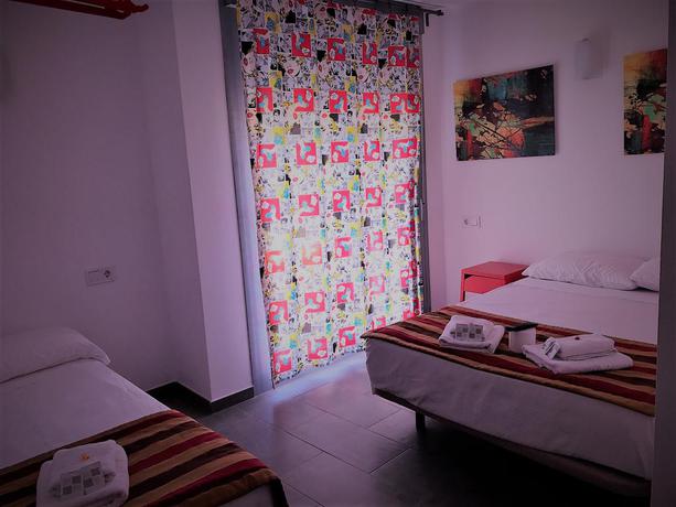 Imagen de la habitación del Albergue New Art Beach- Albergue Juvenil. Foto 5