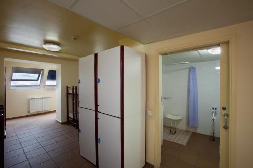 Imagen de la habitación del Albergue N&uacute;ria Xanascat. Foto 16