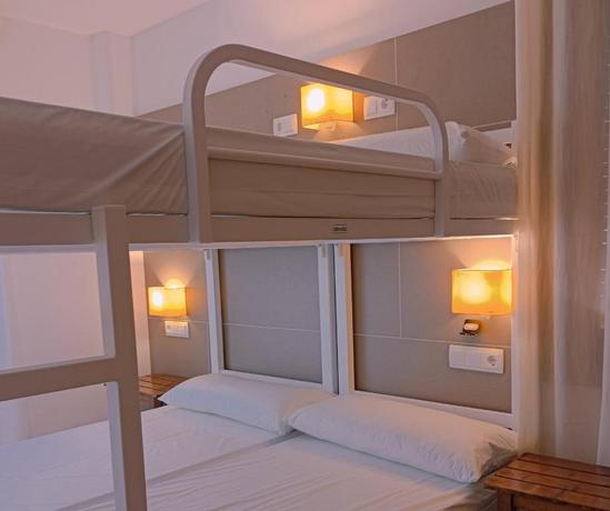 Imagen de la habitación del Albergue Nuestra Se&ntilde;ora del Camino. Foto 9