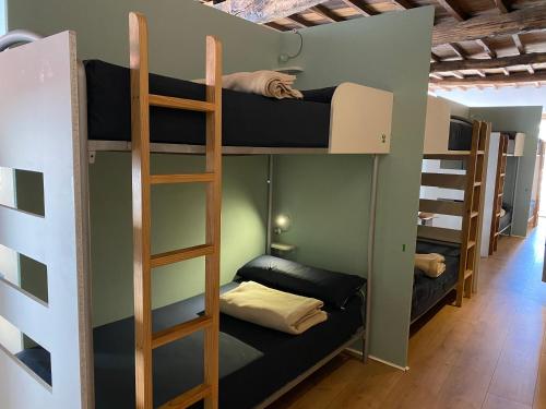 Imagen de la habitación del Albergue O Santo. Foto 3