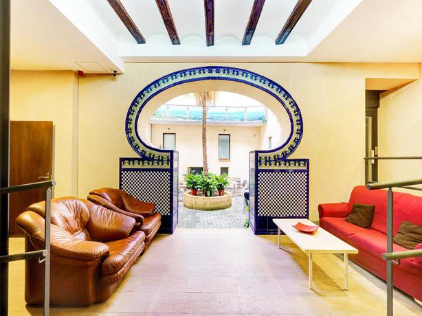 Imagen de los interiores del Albergue OYO Casa Del Cigroner. Foto 12