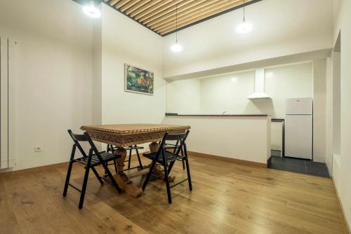 Imagen de la habitación del Albergue Palacio de Sansol. Foto 12