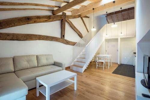 Imagen de la habitación del Albergue Palacio de Sansol. Foto 13